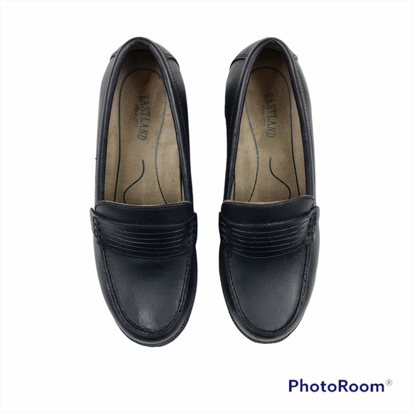 Eastland Newbury Black Leather Heeled Loafer - Picture 3 of 13